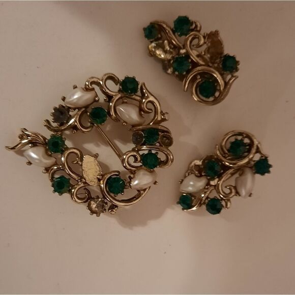 Vintage Rhapsody brooch and earring set - Picture 5 of 12